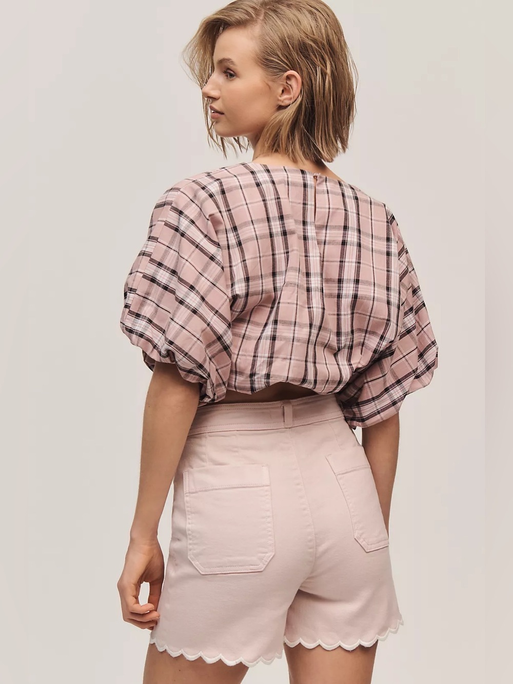 Anthropologie Maeve Ettie High-Rise Scallop Hem Pink Shorts Embroidered W/ Pearl - Picture 3 of 7
